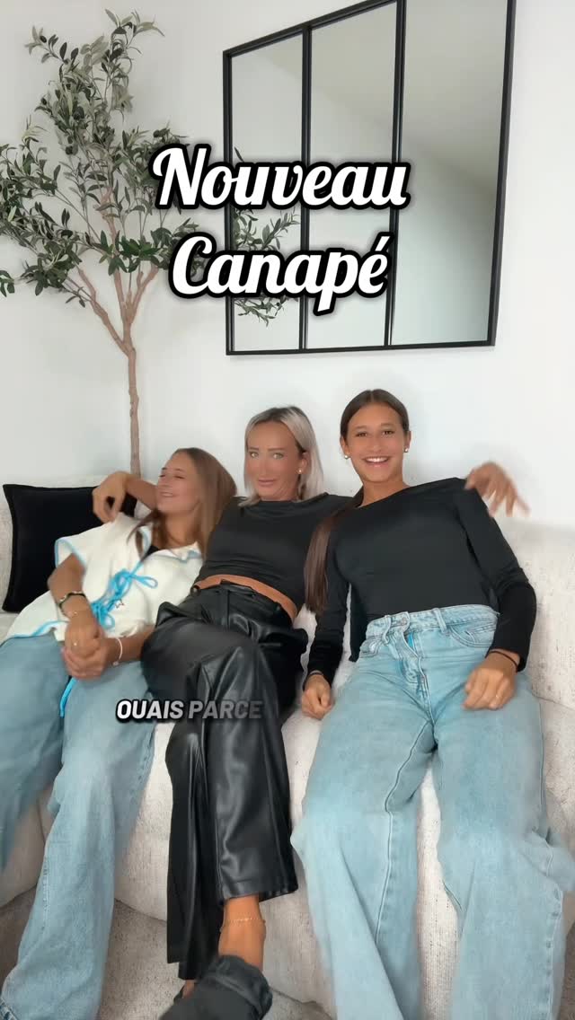 38 likes, 2 comments - luludjasime13 on October 14, 2025: "Le nouveau canapé".