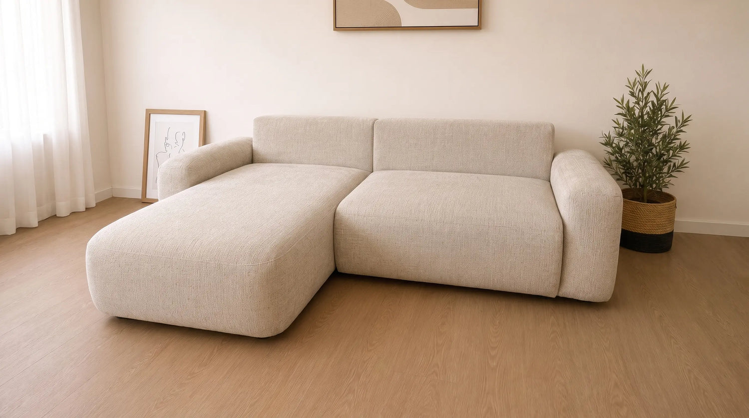 Comment placer un canapé d’angle dans un petit salon ?
