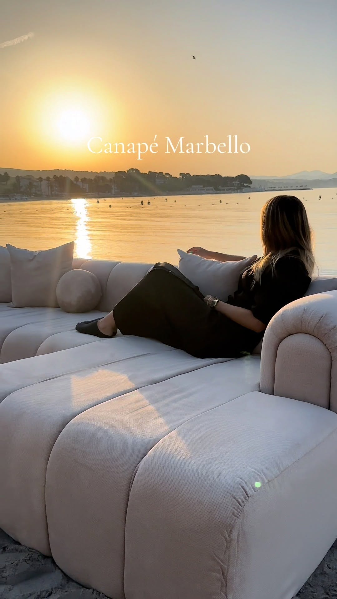 17 likes, 0 comments - trust.industrie on August 6, 2025: "Un canapé qui chan...