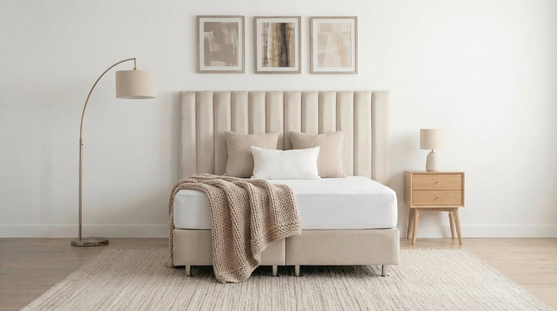 Lit coffre ATHÈNE en velours beige avec sommier et tête de lit inclus - TRUST INDUSTRIE - Beige - 140 x 190 cm - 