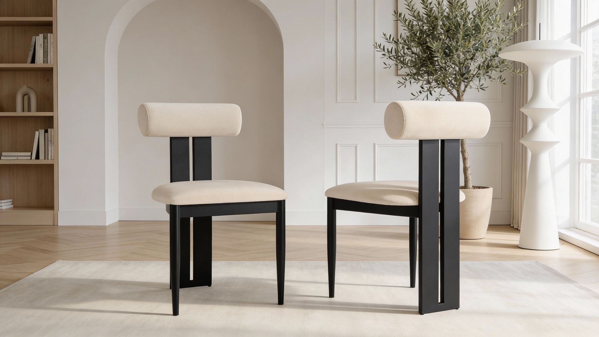 Lot de 2 chaises de salle à manger modernes TIFFANY en tissu velours blanc et pieds noirs en bois - Trust Industrie - Bois beige - Écru - 