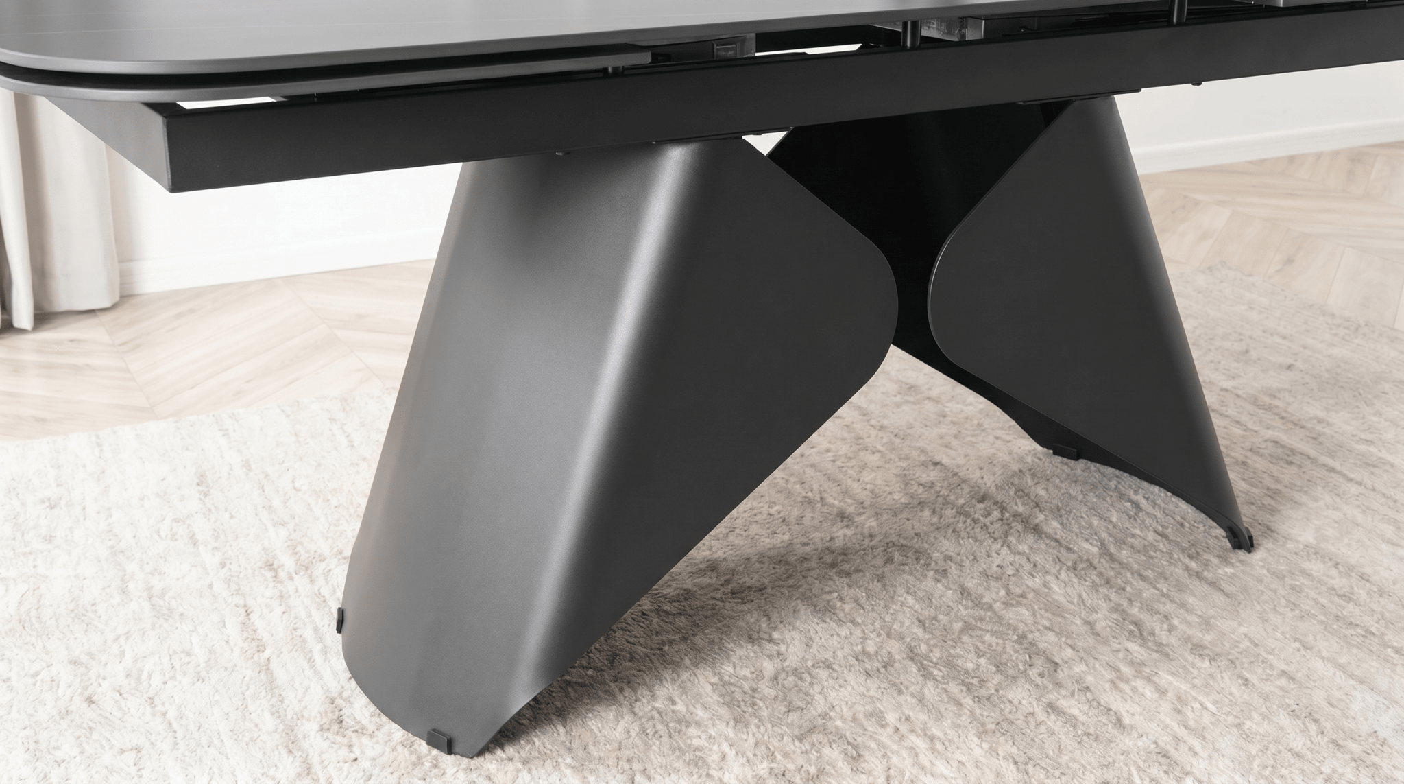 Table à manger extensible VERONA - TRUST INDUSTRIE - Marbre noir / pieds noir - 