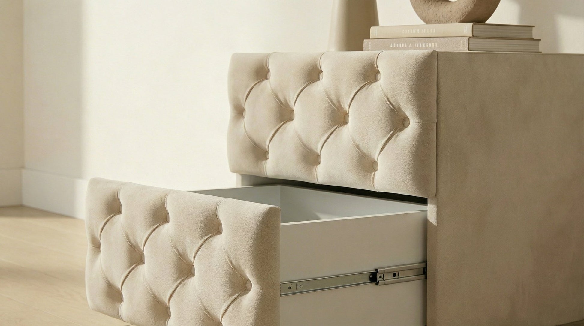 Table de chevet CAPITONNÉ en velours - TRUST INDUSTRIE - beige