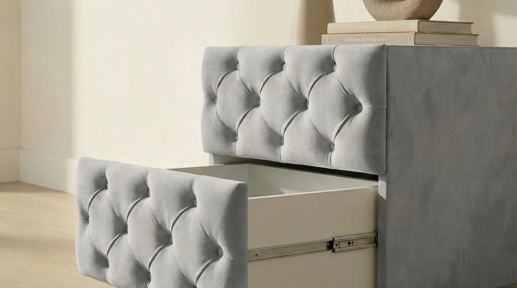 Table de chevet CAPITONNÉ en velours - TRUST INDUSTRIE - gris - 