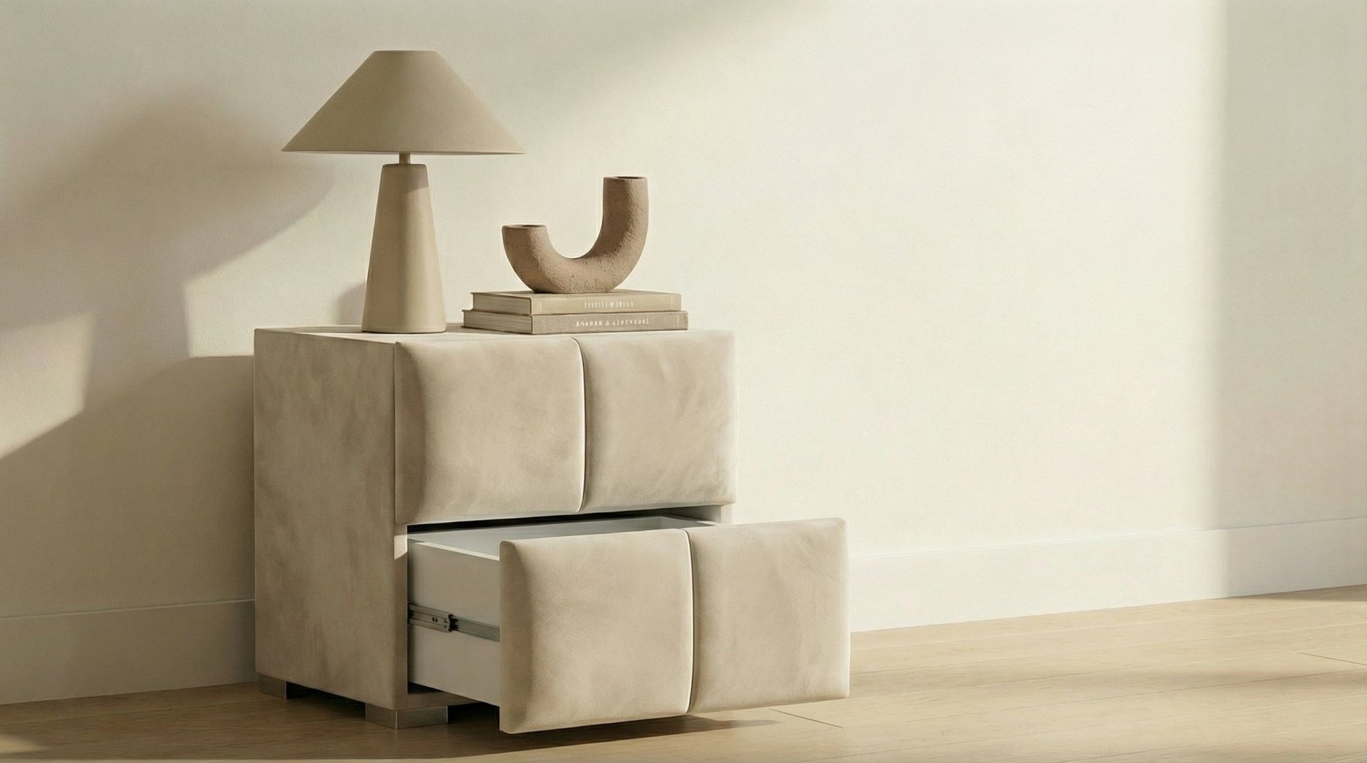 Table de chevet TOKYO en velours beige - TRUST INDUSTRIE - beige