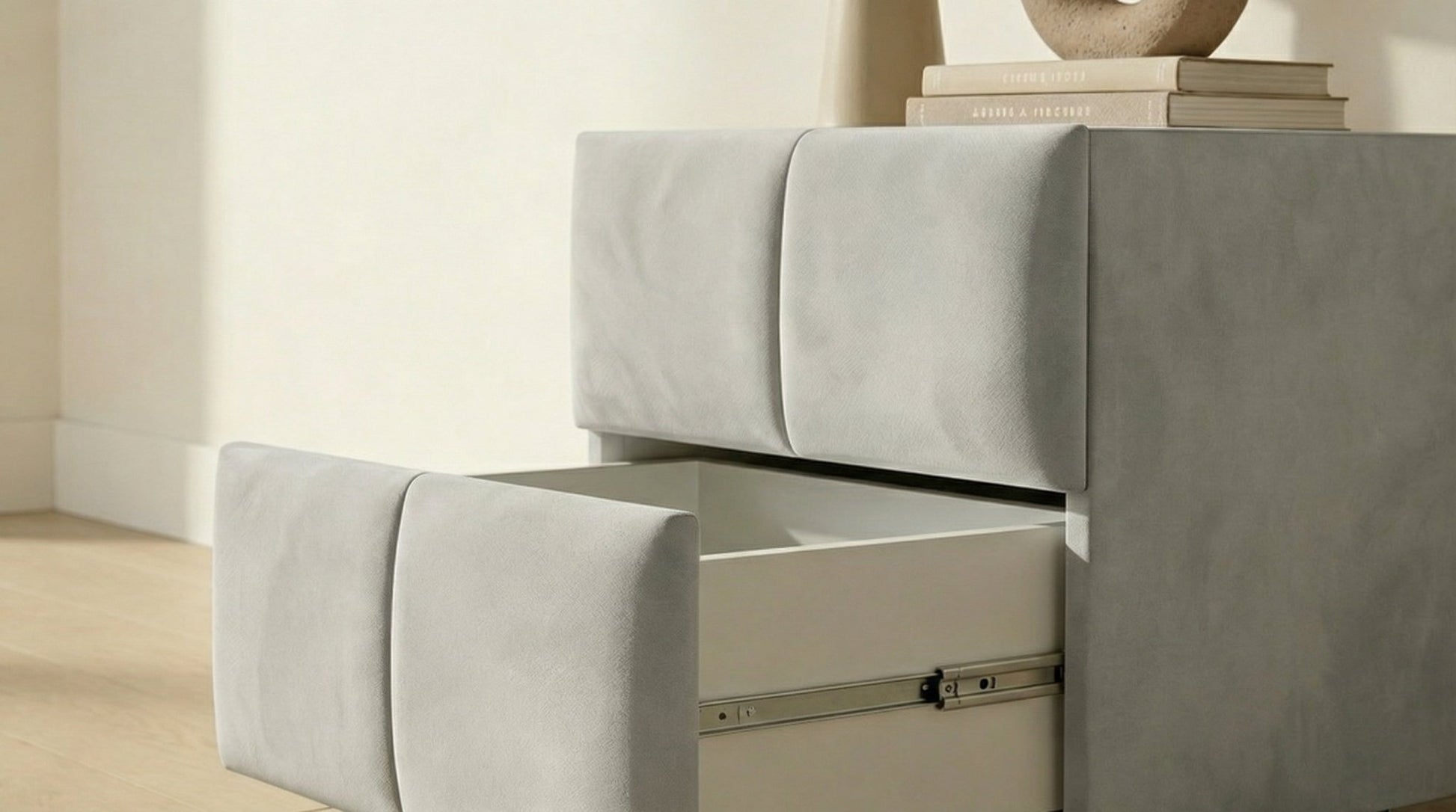 Table de chevet TOKYO en velours beige - TRUST INDUSTRIE - beige - 