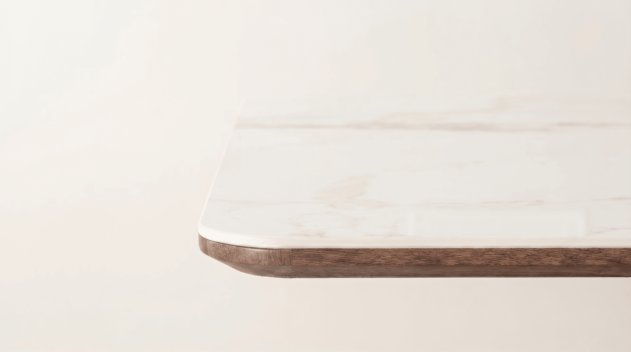 Table extensible en céramique LIZBONA 160 - 200 cm - TRUST INDUSTRIE - Marbre blanc - Effet Noyer - 